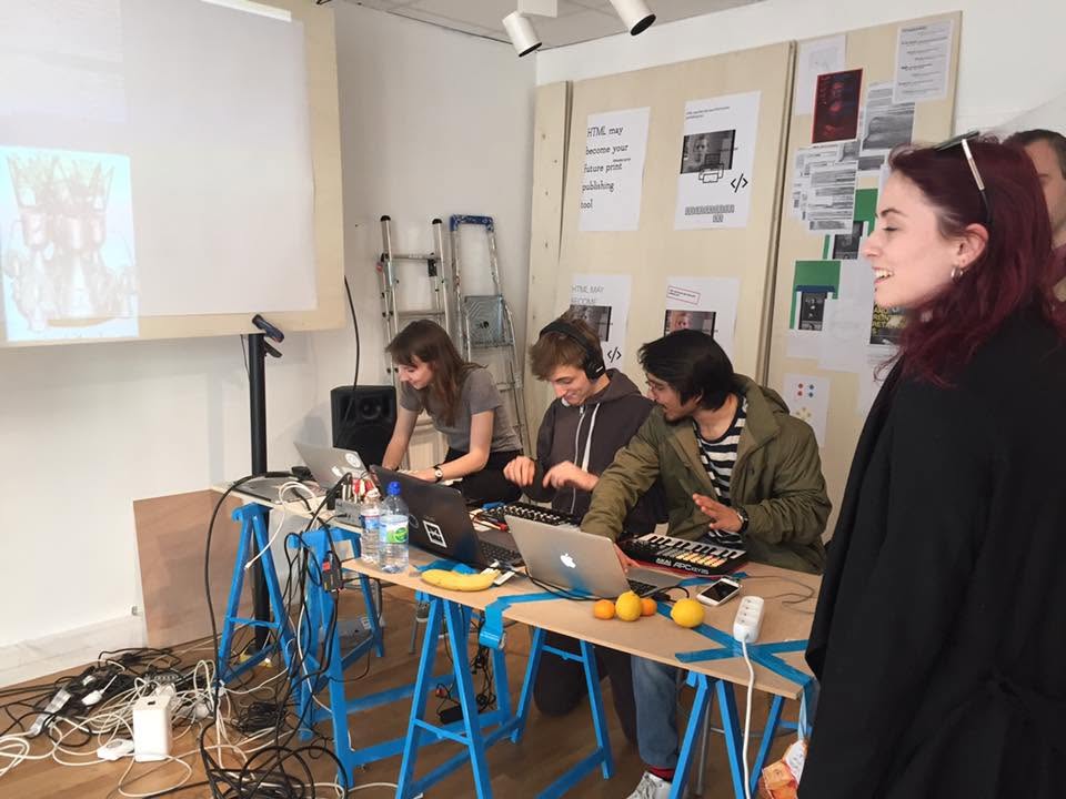 Live audiovisual workshop with laptops and music controllers